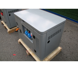 Бензиновый трехфазный генератор Амперос LT 11000S-3 в шумозащитном кожухе